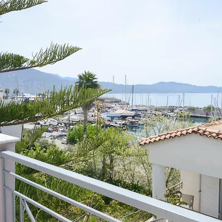 Seaside Comfort Residences * Каламата
