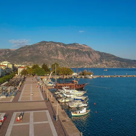 Seaside Comfort Residences * Каламата