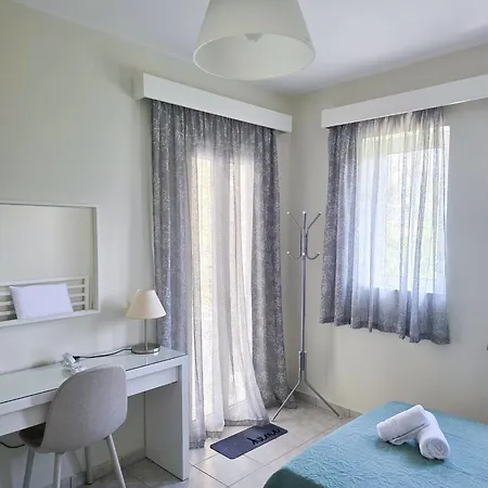 Seaside Comfort Residences Апартаменты *