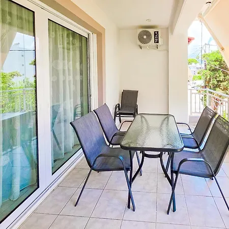 Апартаменты Seaside Comfort Residences *